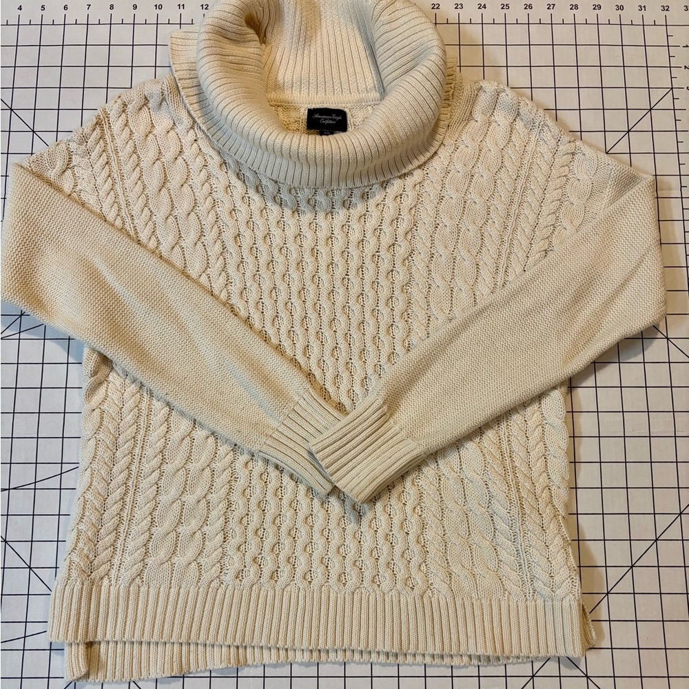 American Eagle Outfitters Women’s Size Medium Cream Cowl Neck Cable Knit Sweater